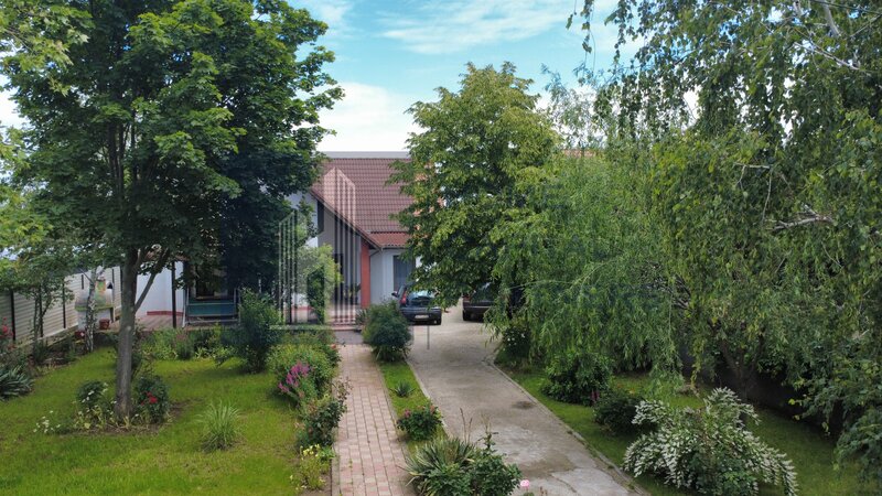 Buftea, casa de vanzare 6 camere, 3 bai, utilitati.