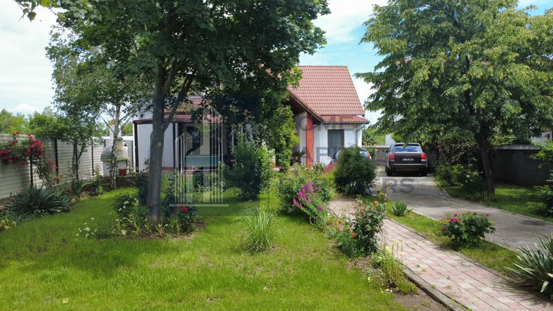 Buftea, casa de vanzare 6 camere, 3 bai, utilitati.